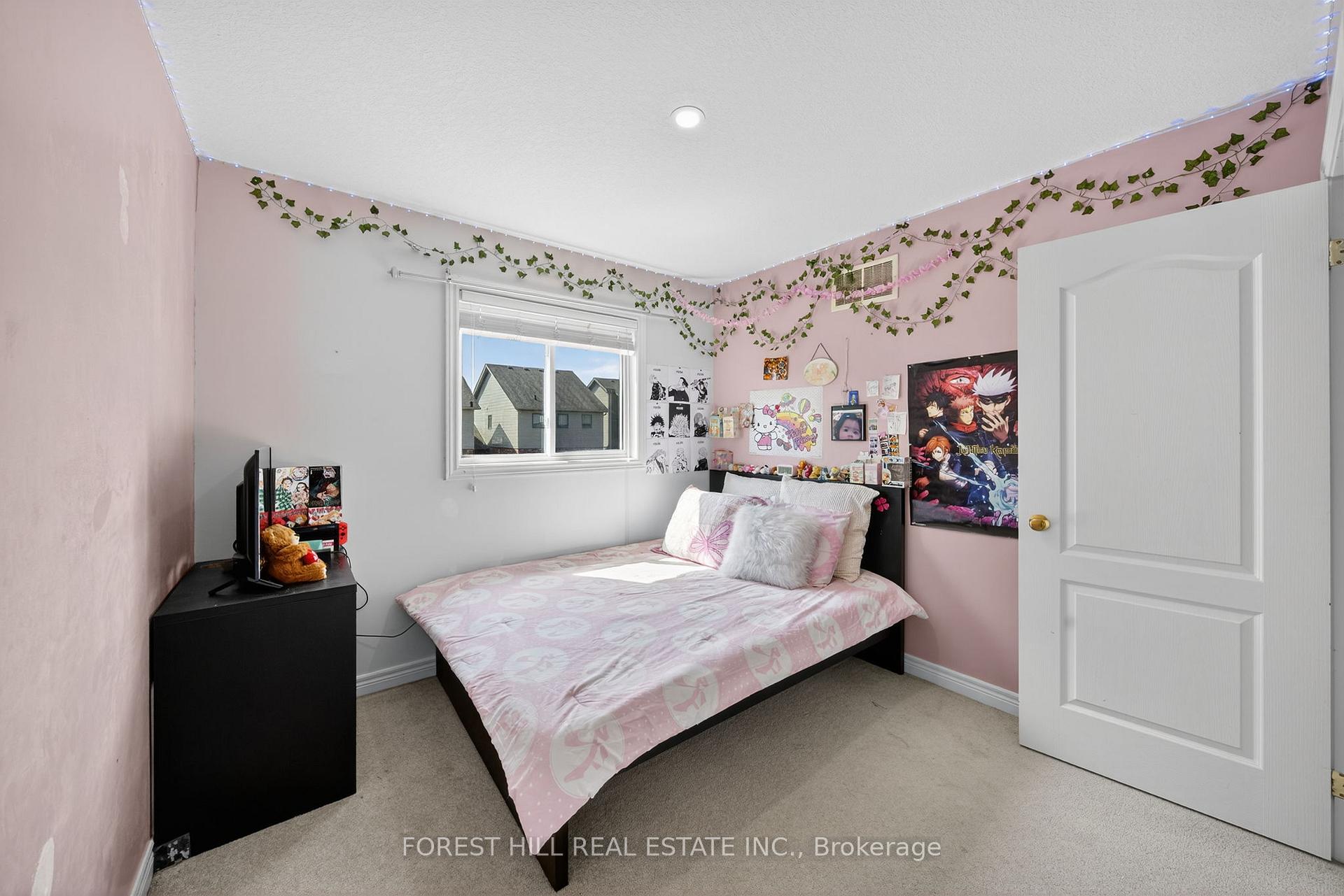 Photo 12 of 160 Banting Crescent, Essa, Angus — HOMEH