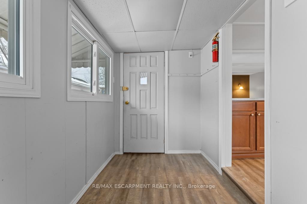 Photo 2 of 4581 Anna Lane, Lincoln, Beamsville — HOMEH