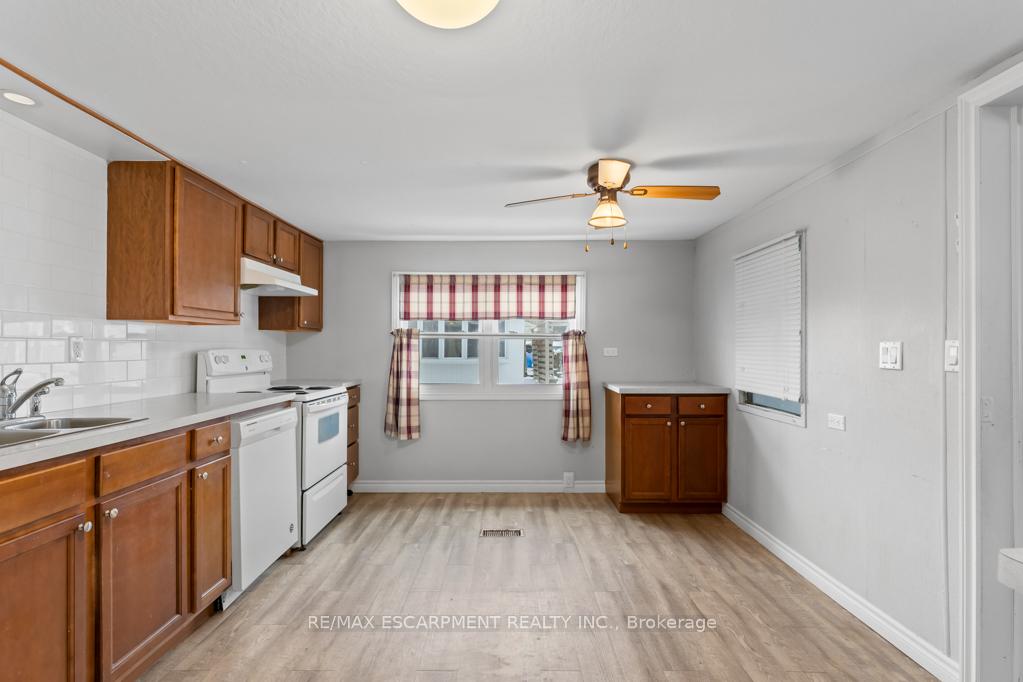 Photo 23 of 4581 Anna Lane, Lincoln, Beamsville — HOMEH