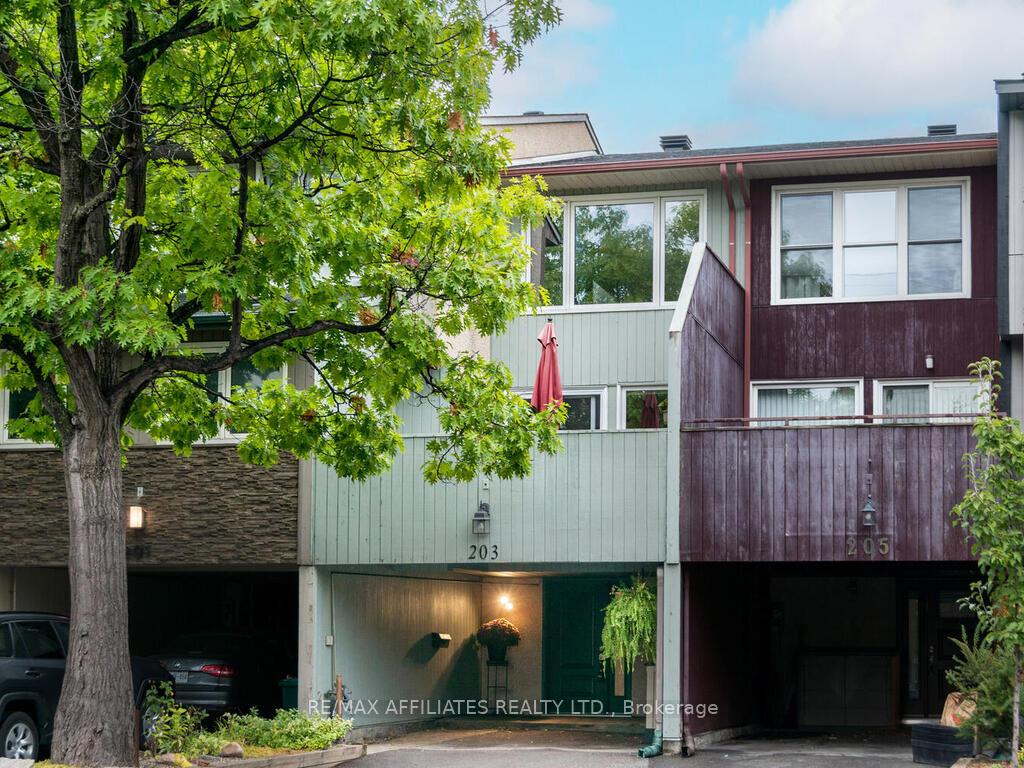 Photo 12 of 203 Booth Street, Ottawa, West Centre Town — HOMEH