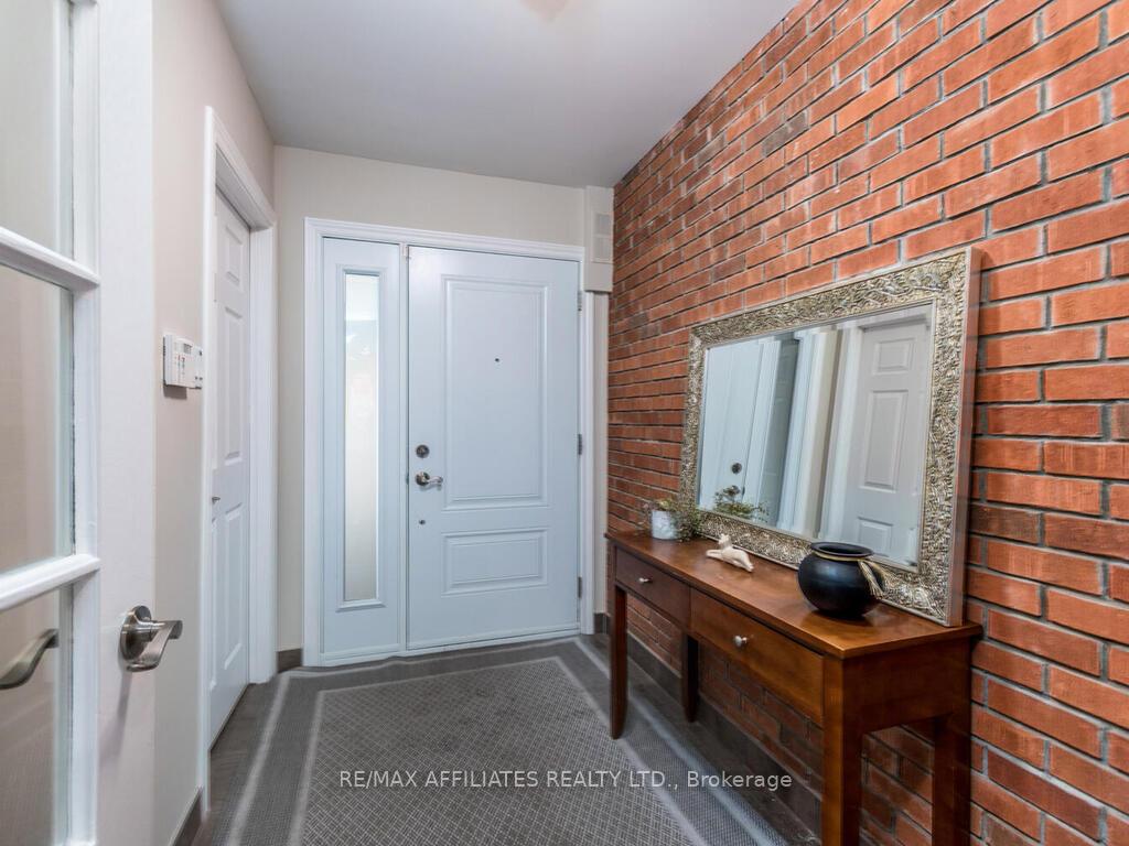 Photo 4 of 203 Booth Street, Ottawa, West Centre Town — HOMEH