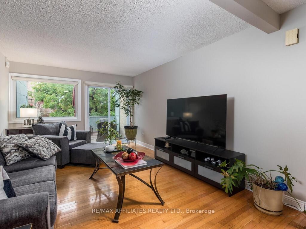 Photo 5 of 203 Booth Street, Ottawa, West Centre Town — HOMEH