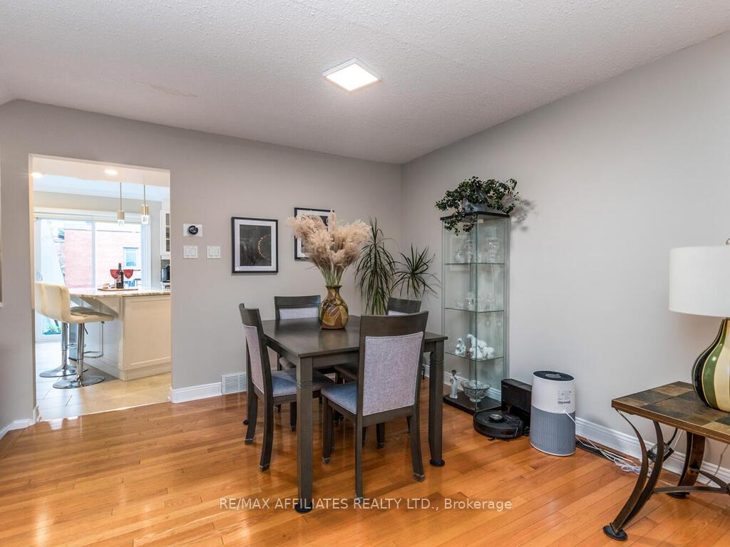 Photo 15 of 203 Booth Street, Ottawa, West Centre Town — HOMEH