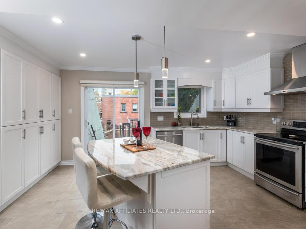 Photo 7 of 203 Booth Street, Ottawa, West Centre Town — HOMEH