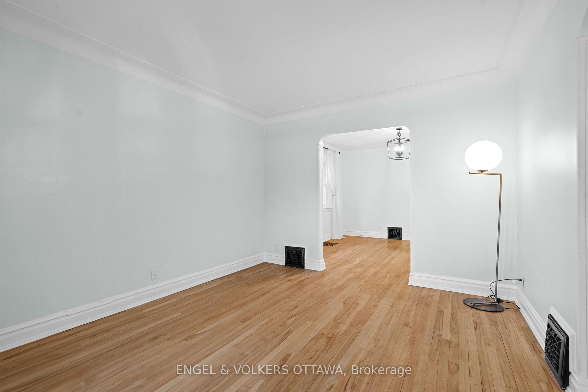 Photo 11 of 329 Hamilton Avenue S, Ottawa, Civic Hospital — HOMEH