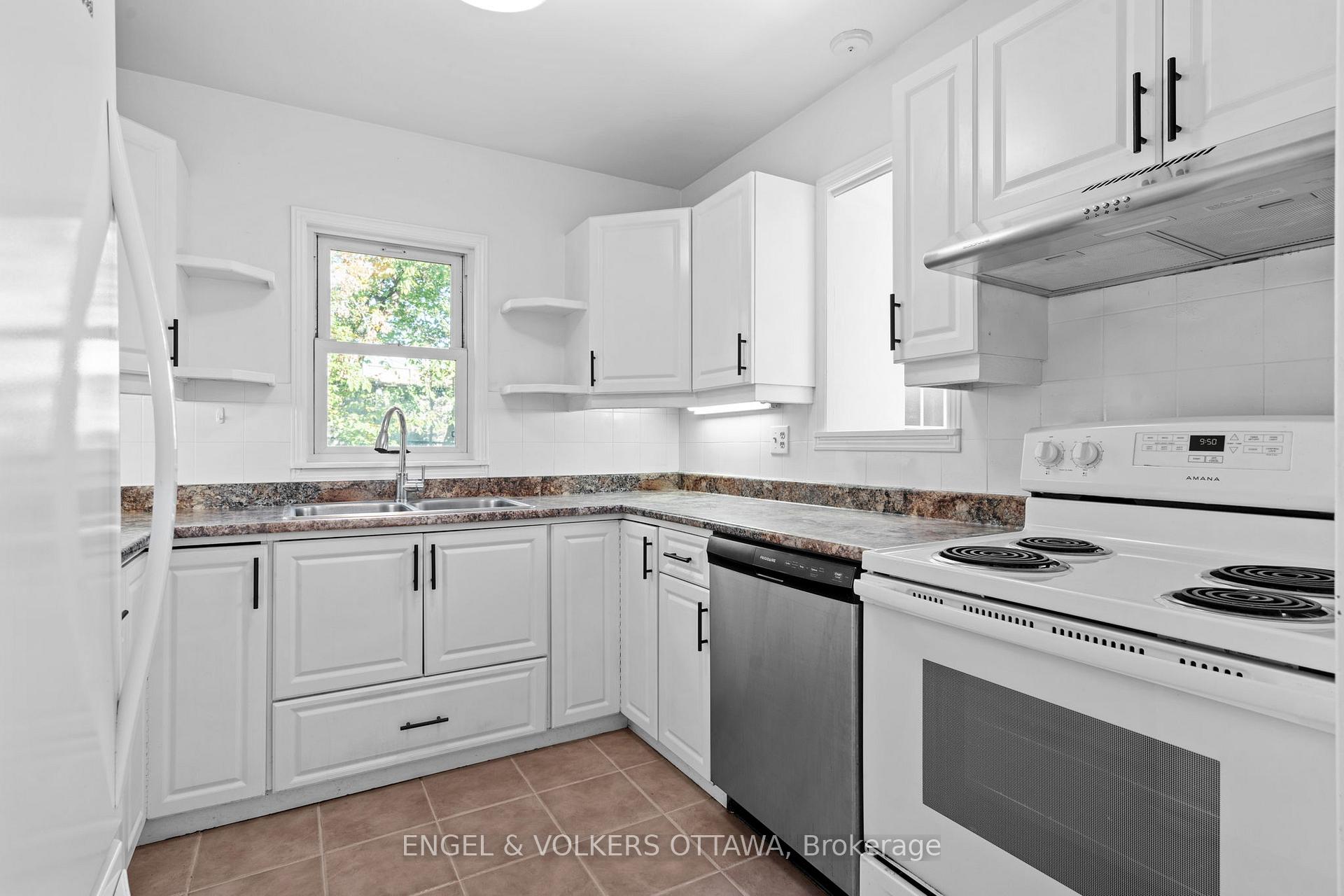 Photo 15 of 329 Hamilton Avenue S, Ottawa, Civic Hospital — HOMEH