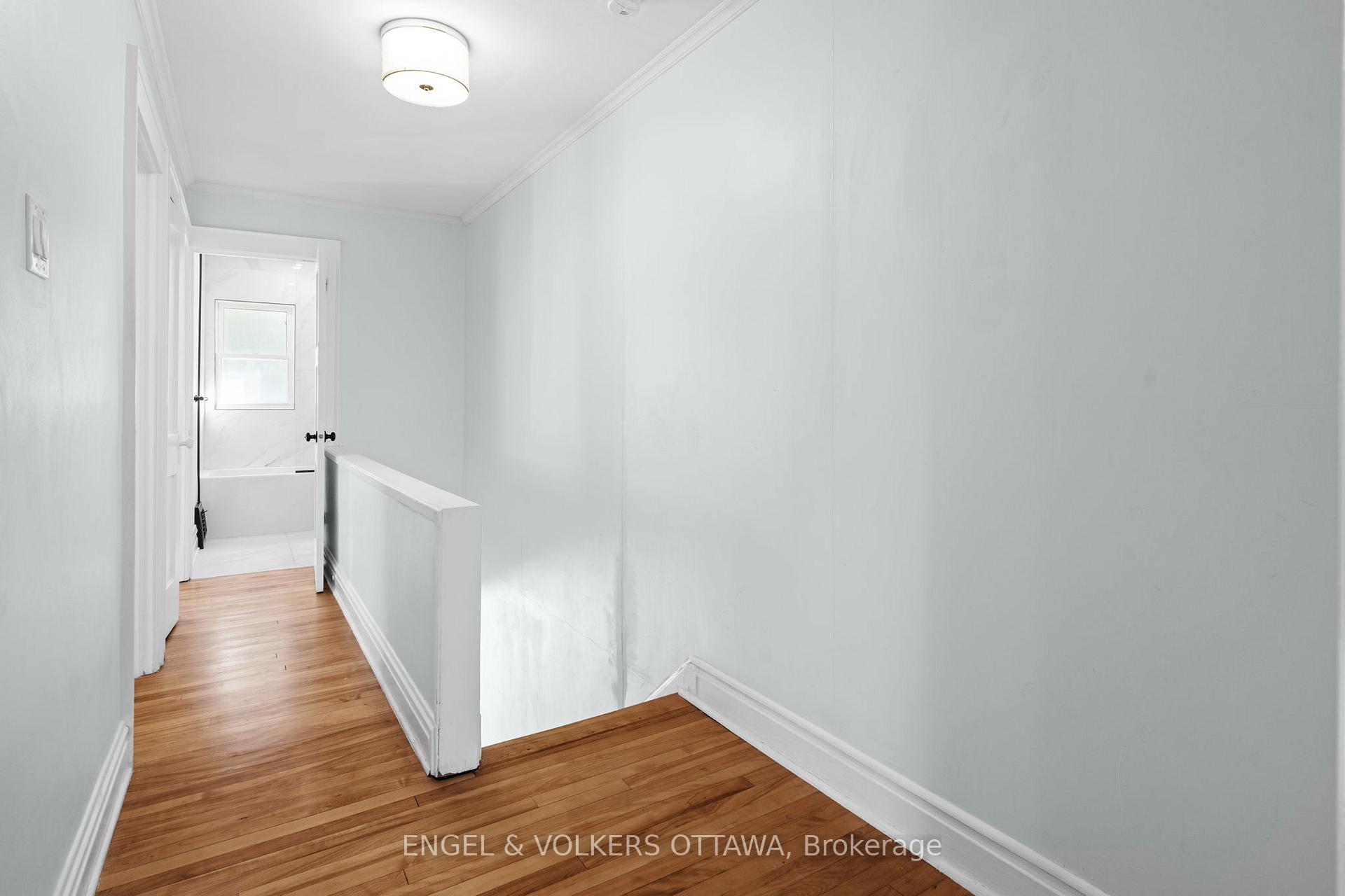 Photo 20 of 329 Hamilton Avenue S, Ottawa, Civic Hospital — HOMEH