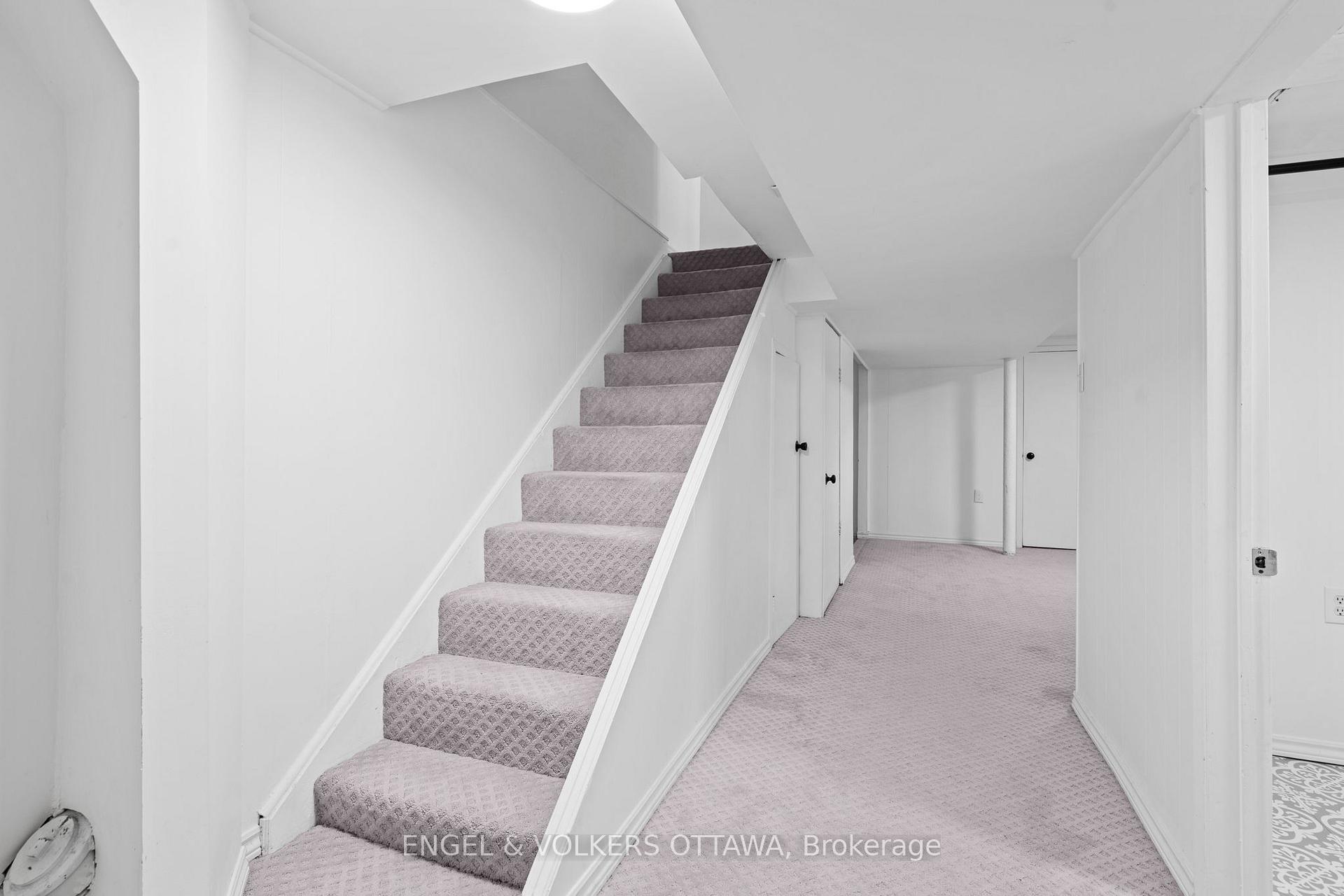 Photo 17 of 329 Hamilton Avenue S, Ottawa, Civic Hospital — HOMEH