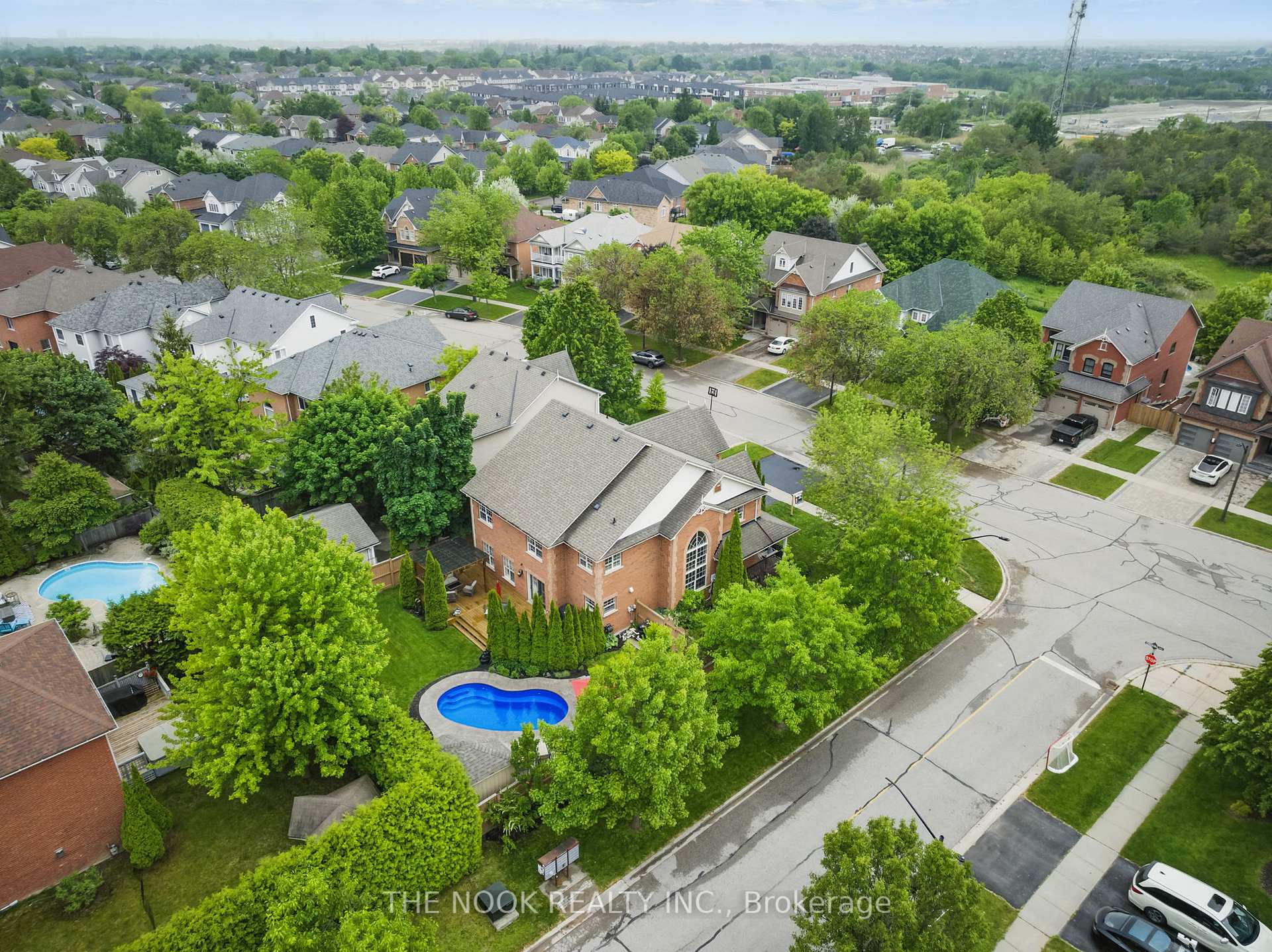 Photo 16 of 63 Croxall Boulevard, Whitby, Brooklin — HOMEH