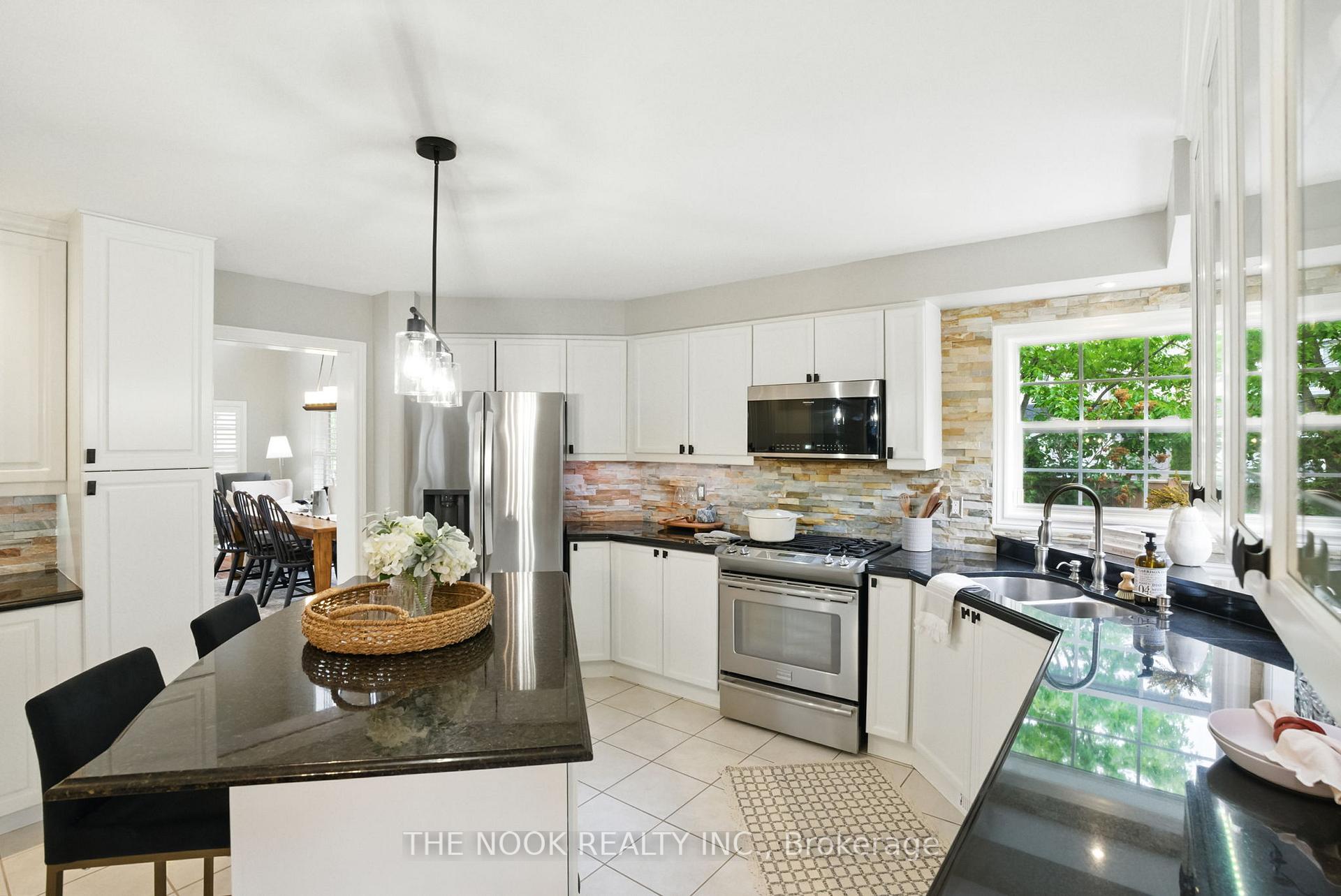 Photo 7 of 63 Croxall Boulevard, Whitby, Brooklin — HOMEH