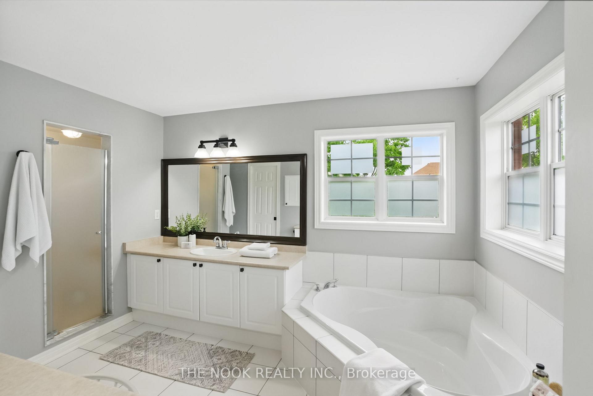 Photo 23 of 63 Croxall Boulevard, Whitby, Brooklin — HOMEH