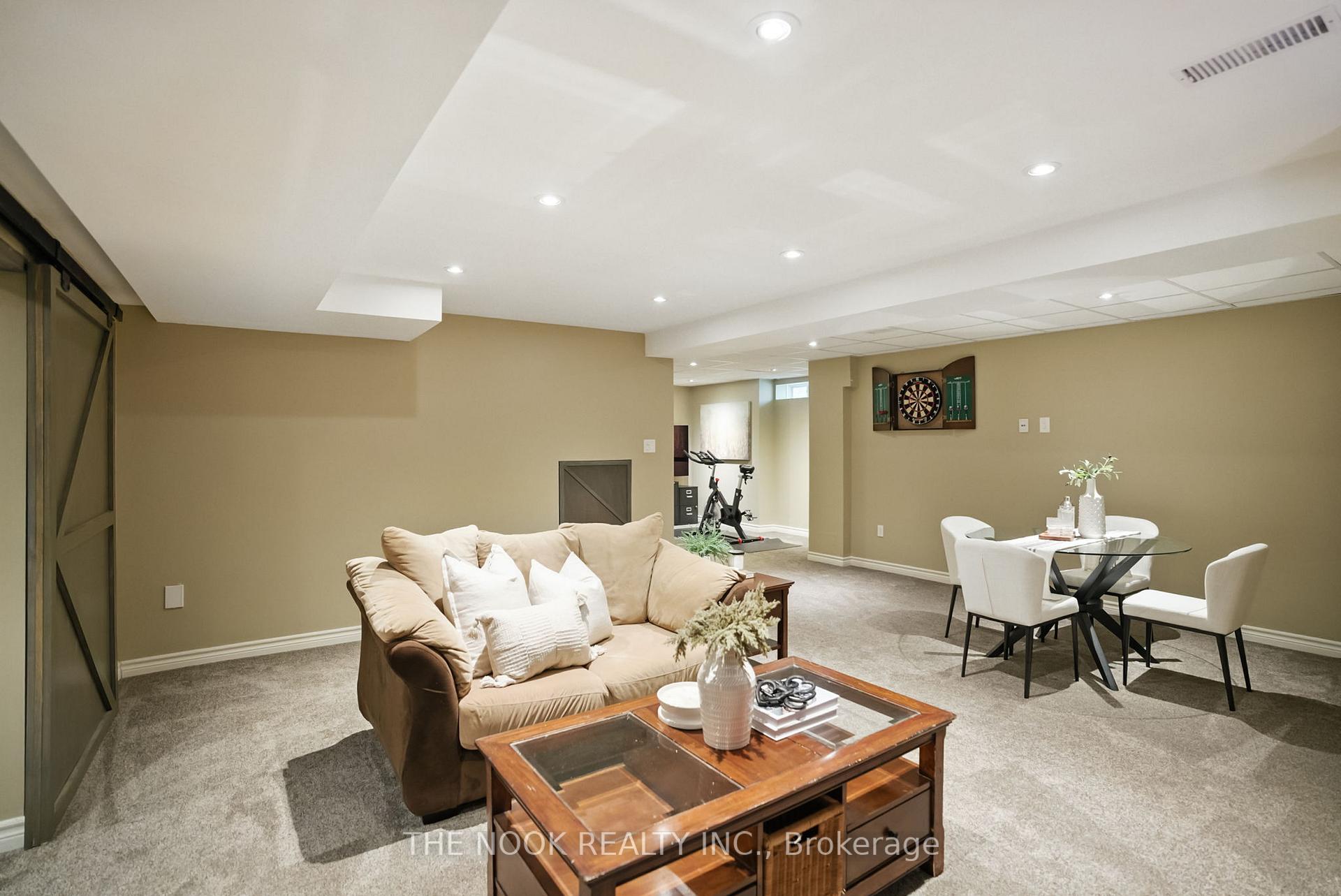 Photo 41 of 63 Croxall Boulevard, Whitby, Brooklin — HOMEH