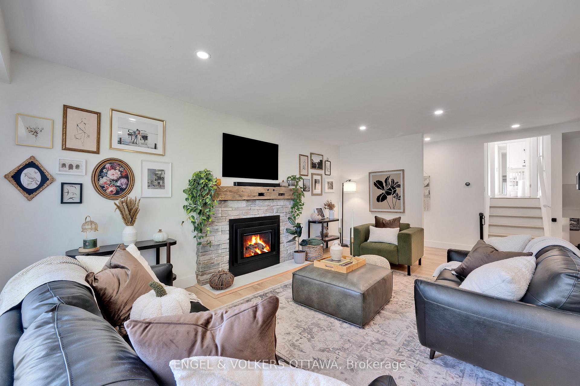 Photo 21 of 10 Tanglewood Drive, Ottawa, Bells Corners — HOMEH