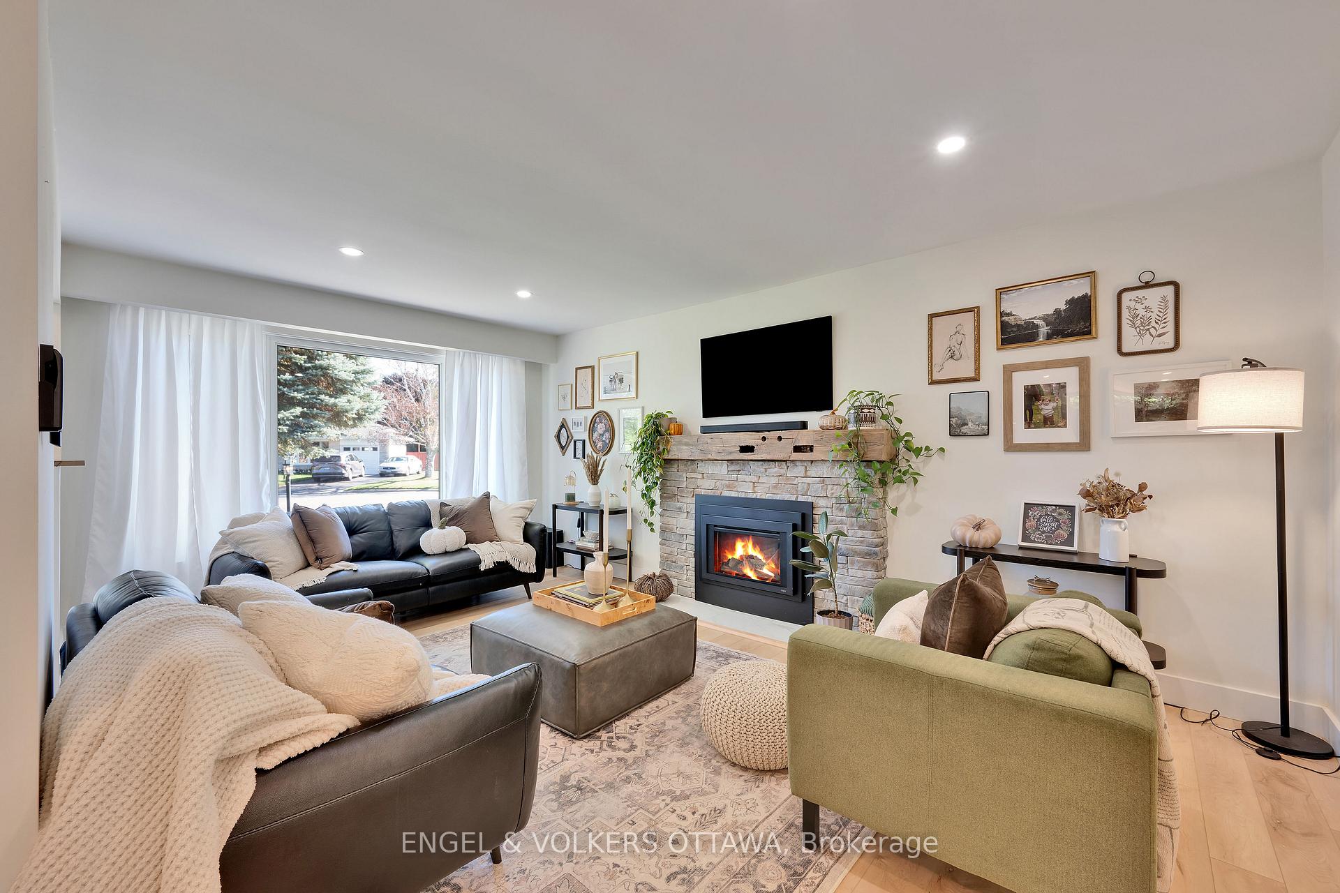 Photo 13 of 10 Tanglewood Drive, Ottawa, Bells Corners — HOMEH