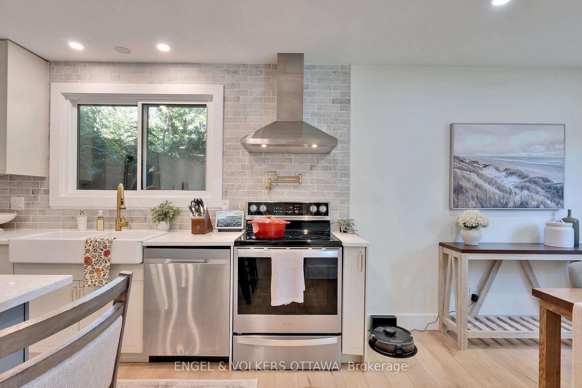 Photo 27 of 10 Tanglewood Drive, Ottawa, Bells Corners — HOMEH