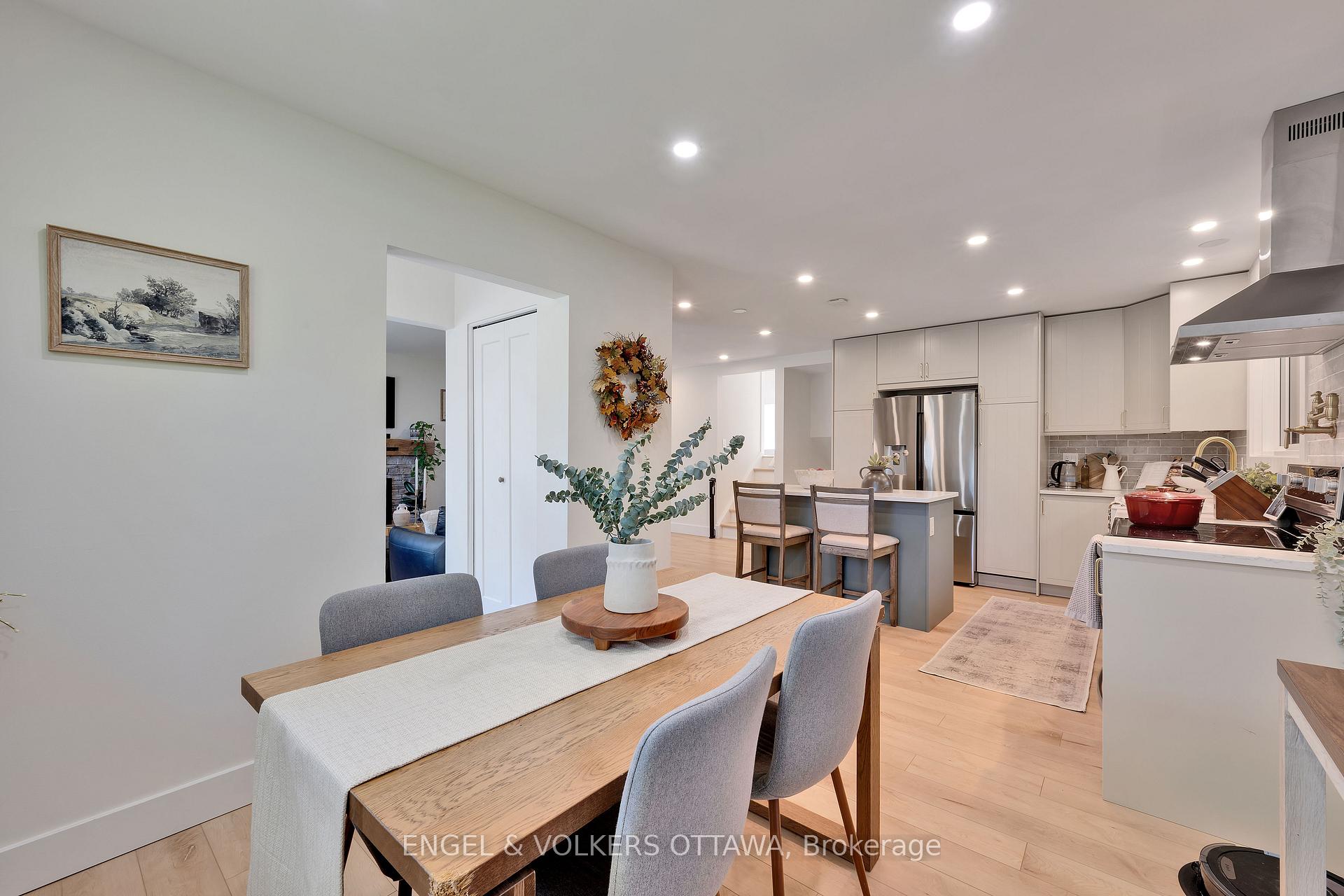 Photo 17 of 10 Tanglewood Drive, Ottawa, Bells Corners — HOMEH