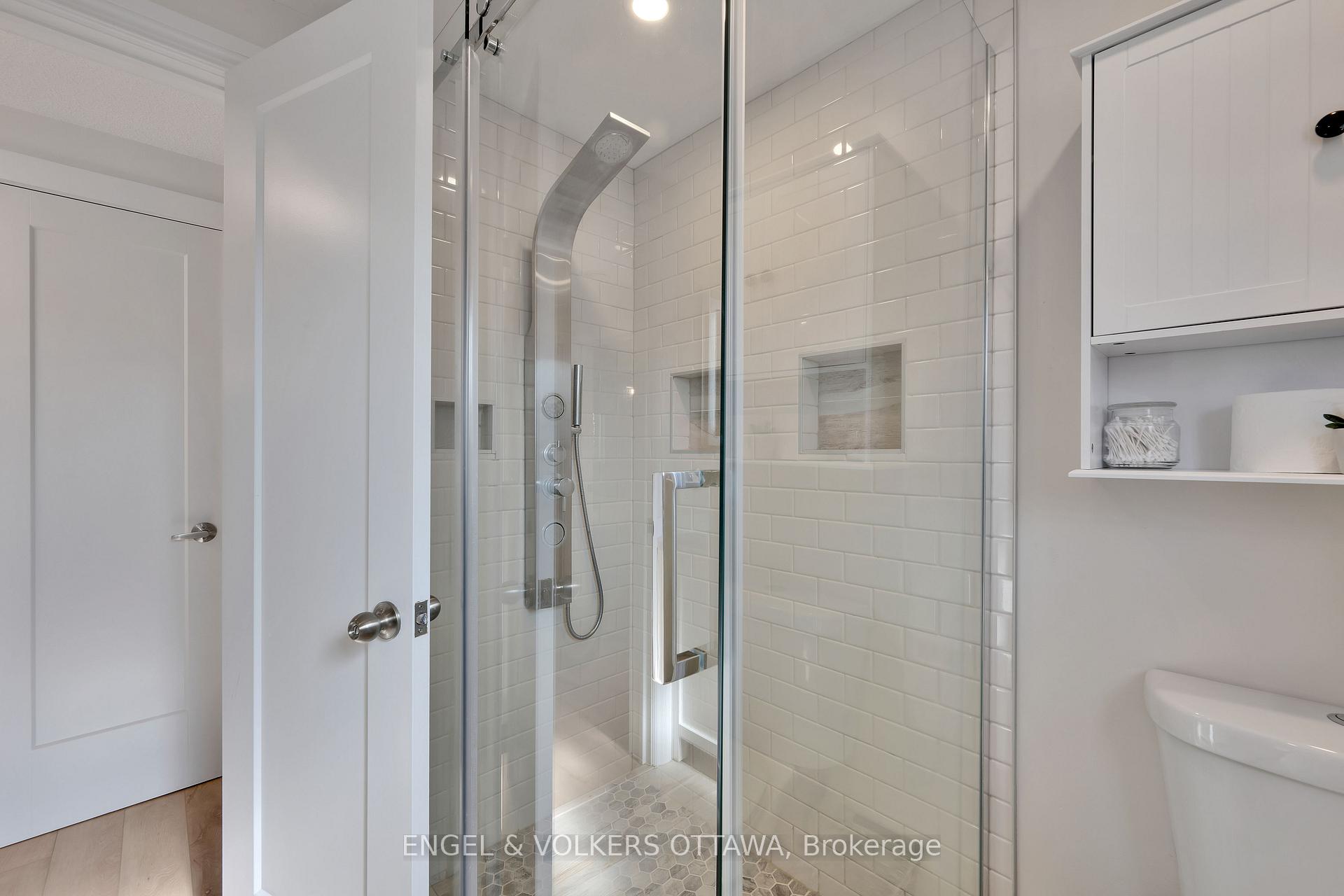 Photo 19 of 10 Tanglewood Drive, Ottawa, Bells Corners — HOMEH