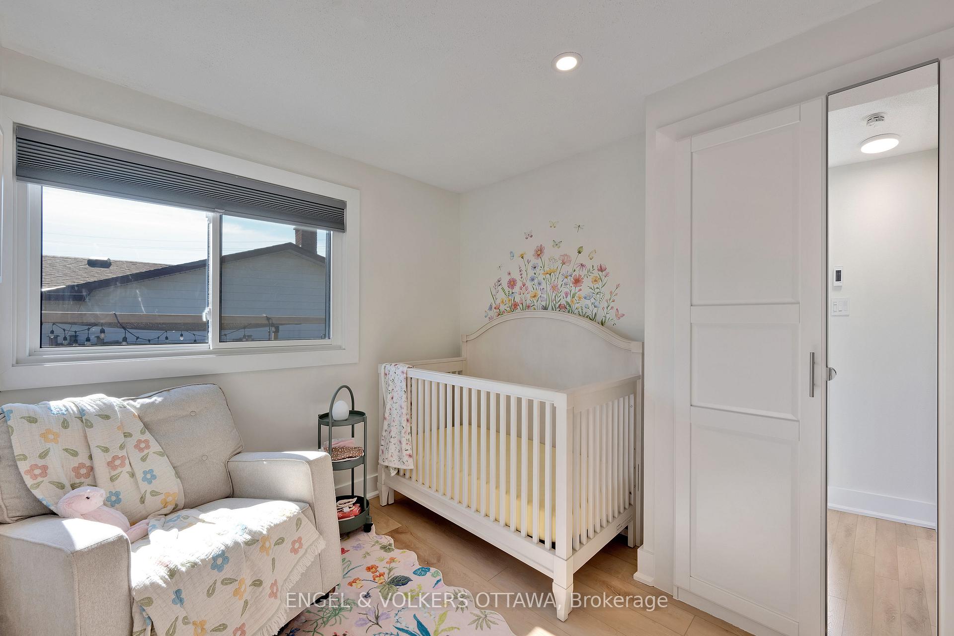 Photo 16 of 10 Tanglewood Drive, Ottawa, Bells Corners — HOMEH