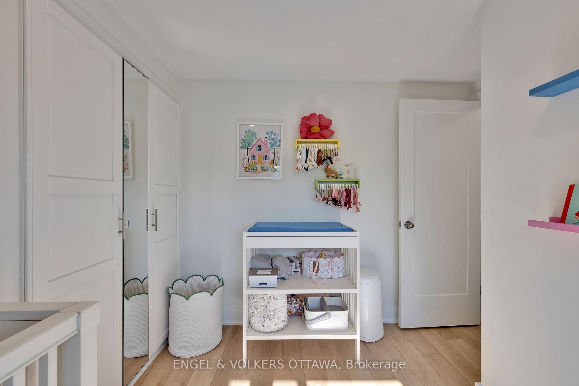 Photo 15 of 10 Tanglewood Drive, Ottawa, Bells Corners — HOMEH