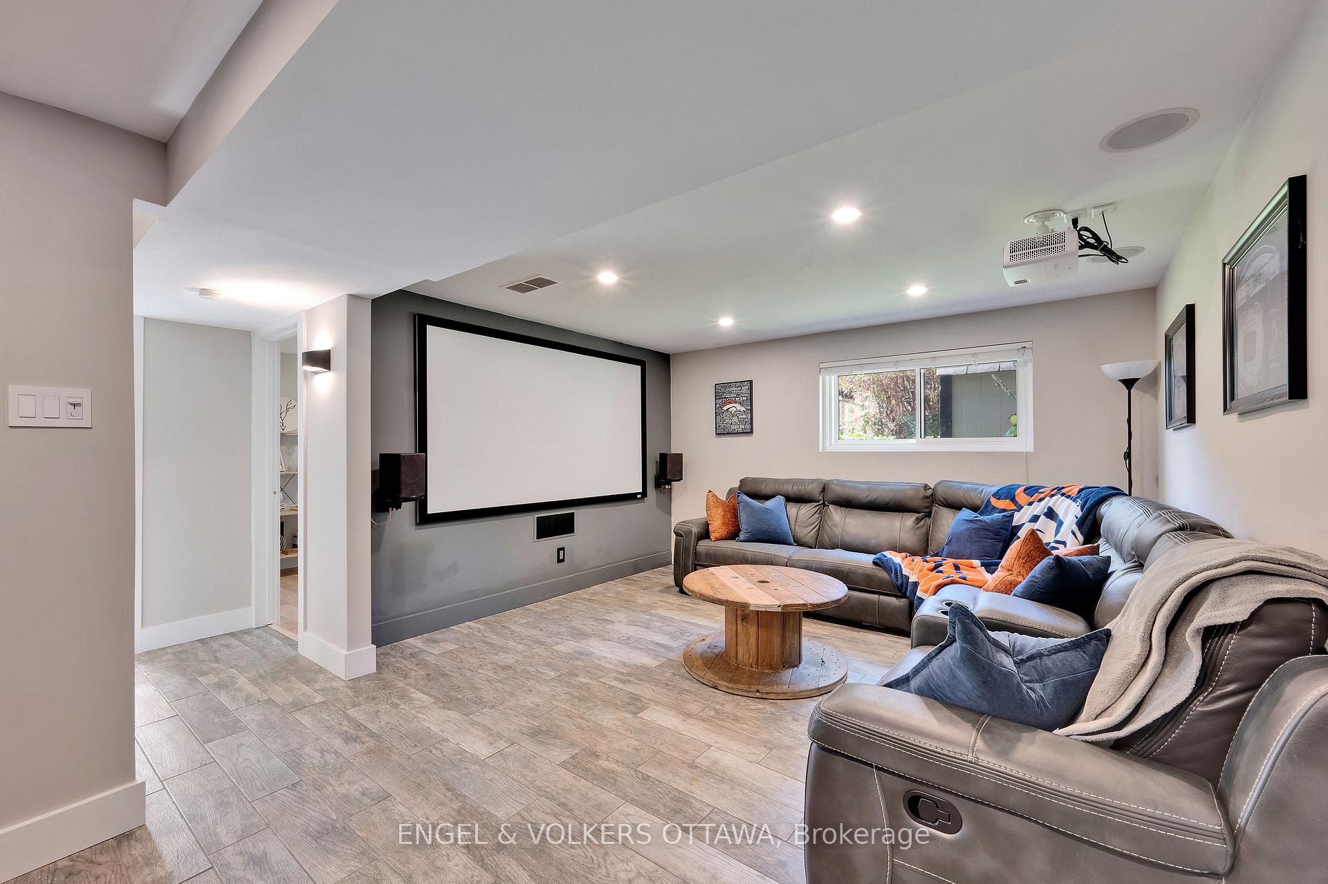 Photo 25 of 10 Tanglewood Drive, Ottawa, Bells Corners — HOMEH