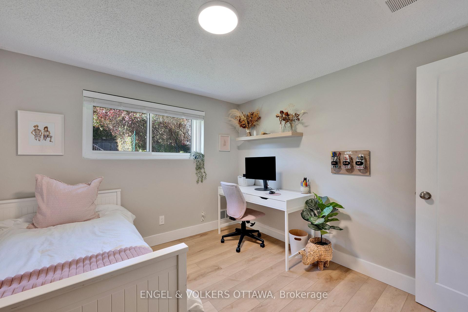 Photo 26 of 10 Tanglewood Drive, Ottawa, Bells Corners — HOMEH