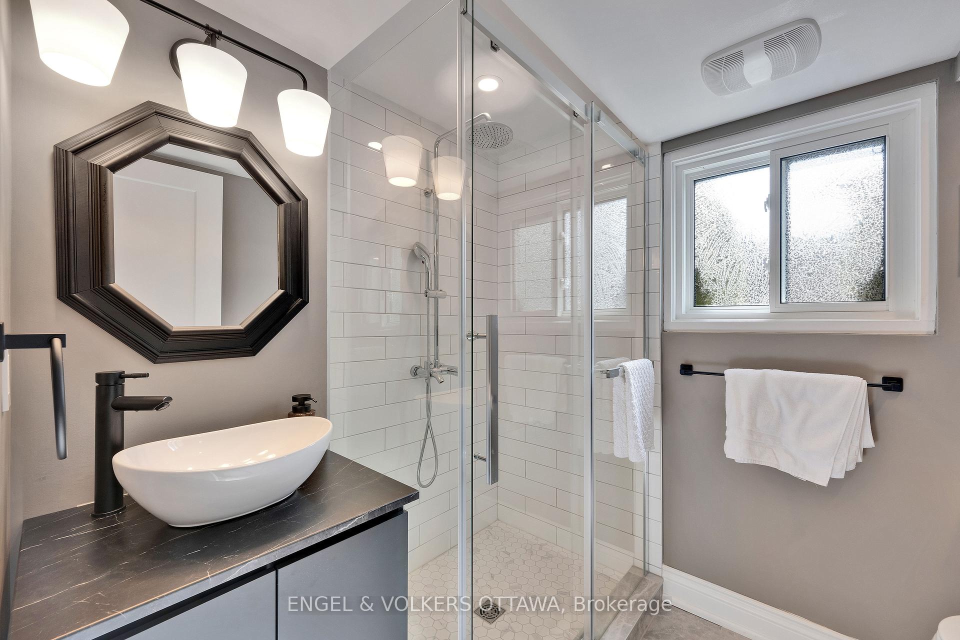 Photo 32 of 10 Tanglewood Drive, Ottawa, Bells Corners — HOMEH