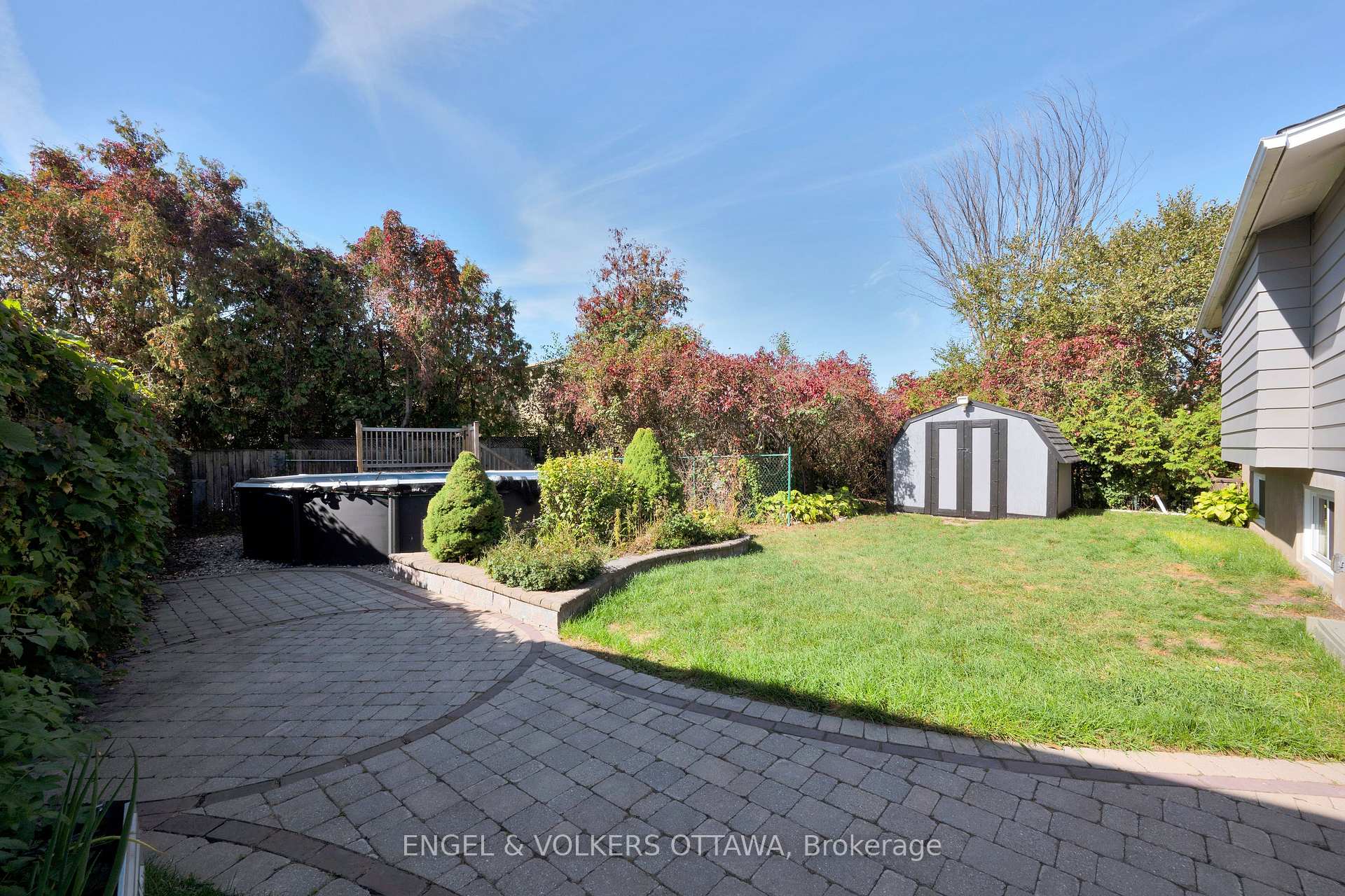 Photo 43 of 10 Tanglewood Drive, Ottawa, Bells Corners — HOMEH
