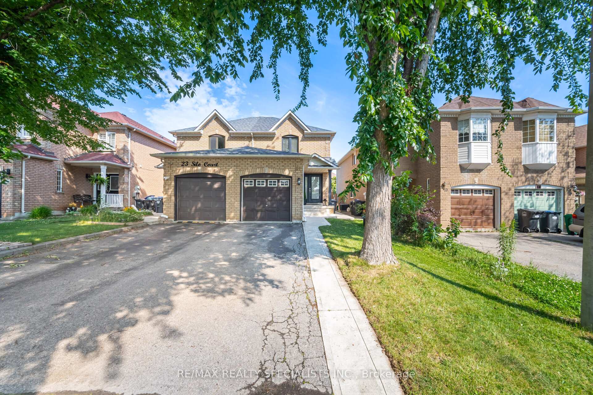Photo 3 of 21 Silo Court, Brampton, Fletcher's Creek Village — HOMEH