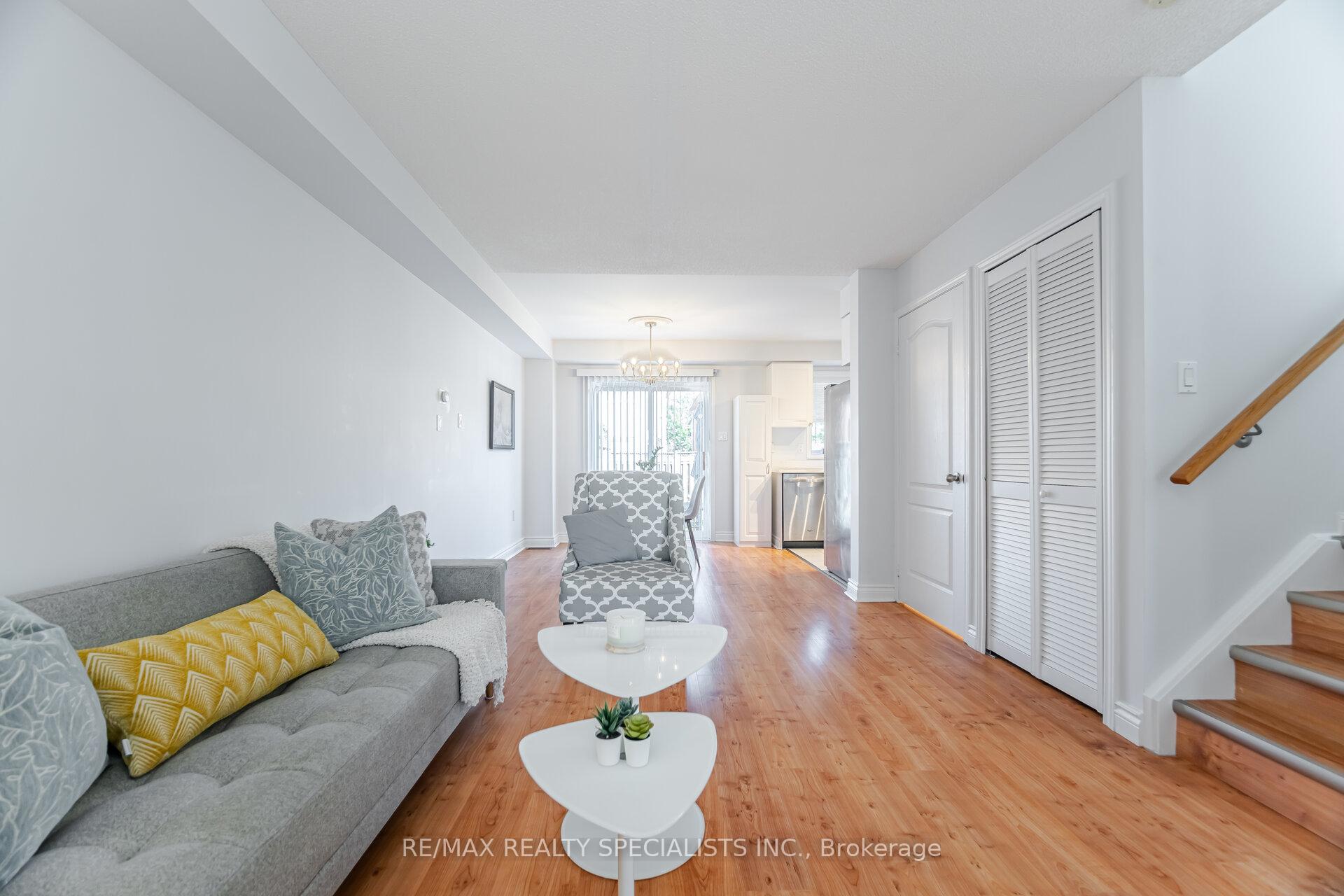 Photo 18 of 21 Silo Court, Brampton, Fletcher's Creek Village — HOMEH