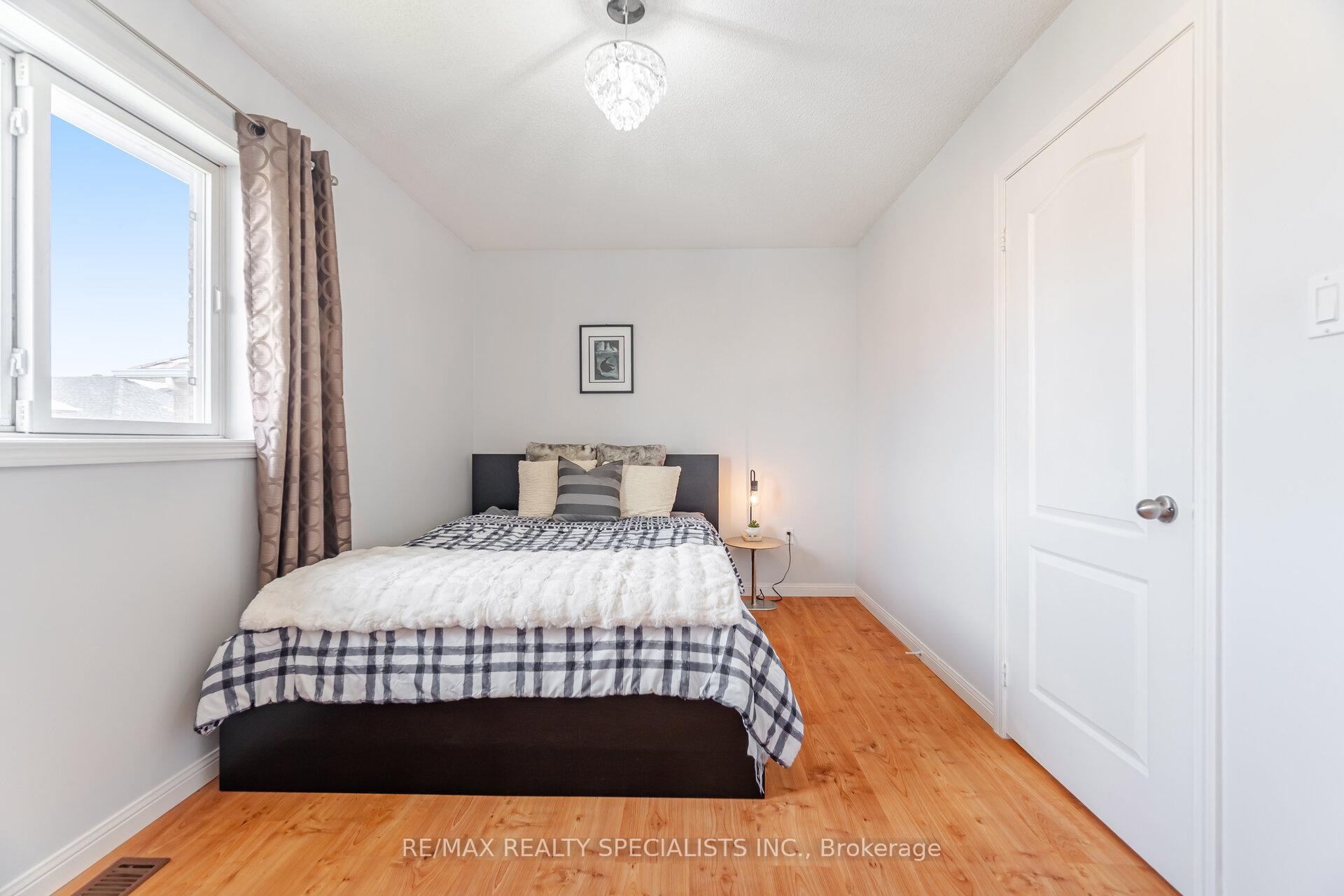 Photo 15 of 21 Silo Court, Brampton, Fletcher's Creek Village — HOMEH