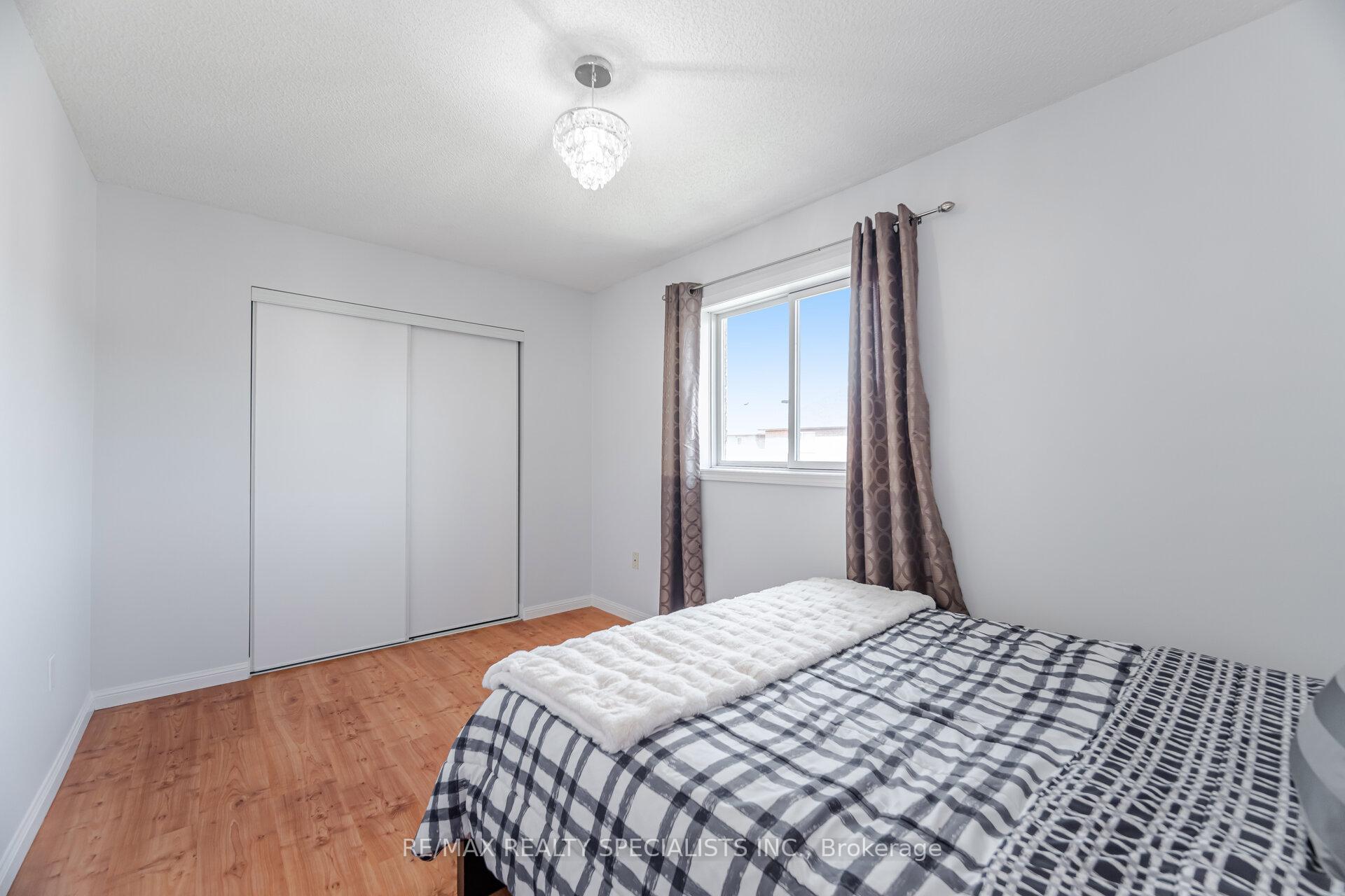 Photo 24 of 21 Silo Court, Brampton, Fletcher's Creek Village — HOMEH