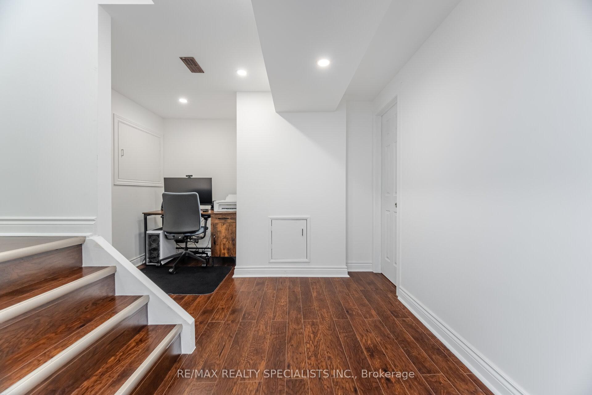 Photo 42 of 21 Silo Court, Brampton, Fletcher's Creek Village — HOMEH