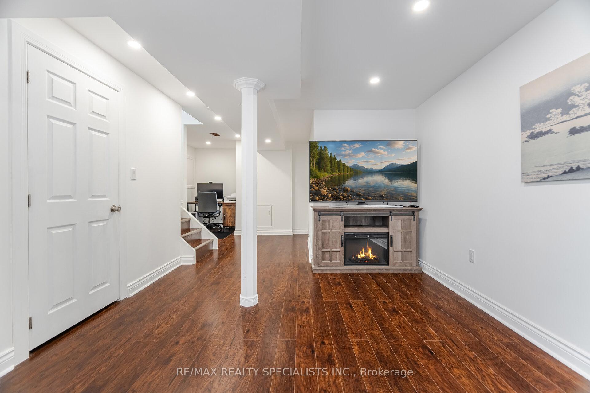 Photo 34 of 21 Silo Court, Brampton, Fletcher's Creek Village — HOMEH
