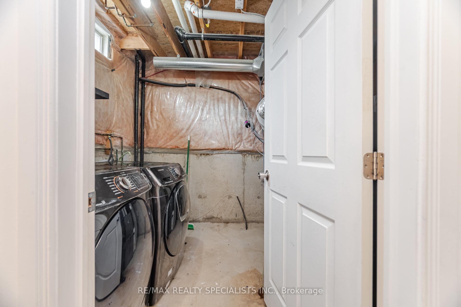 Photo 43 of 21 Silo Court, Brampton, Fletcher's Creek Village — HOMEH