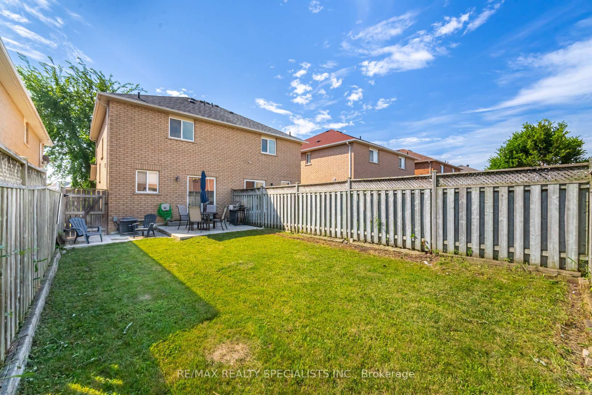 Photo 8 of 21 Silo Court, Brampton, Fletcher's Creek Village — HOMEH