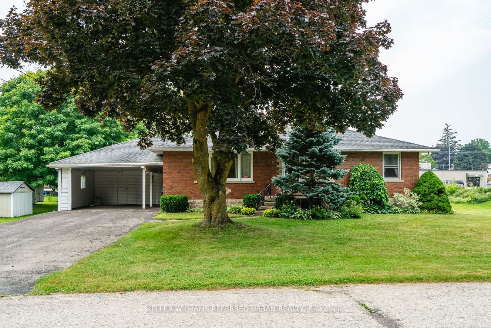 Photo 1 of 18 King Street S, Minto — HOMEH