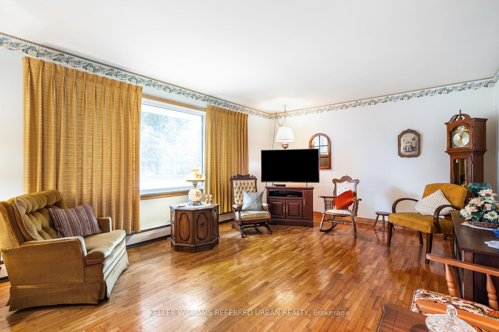 Photo 12 of 18 King Street S, Minto — HOMEH