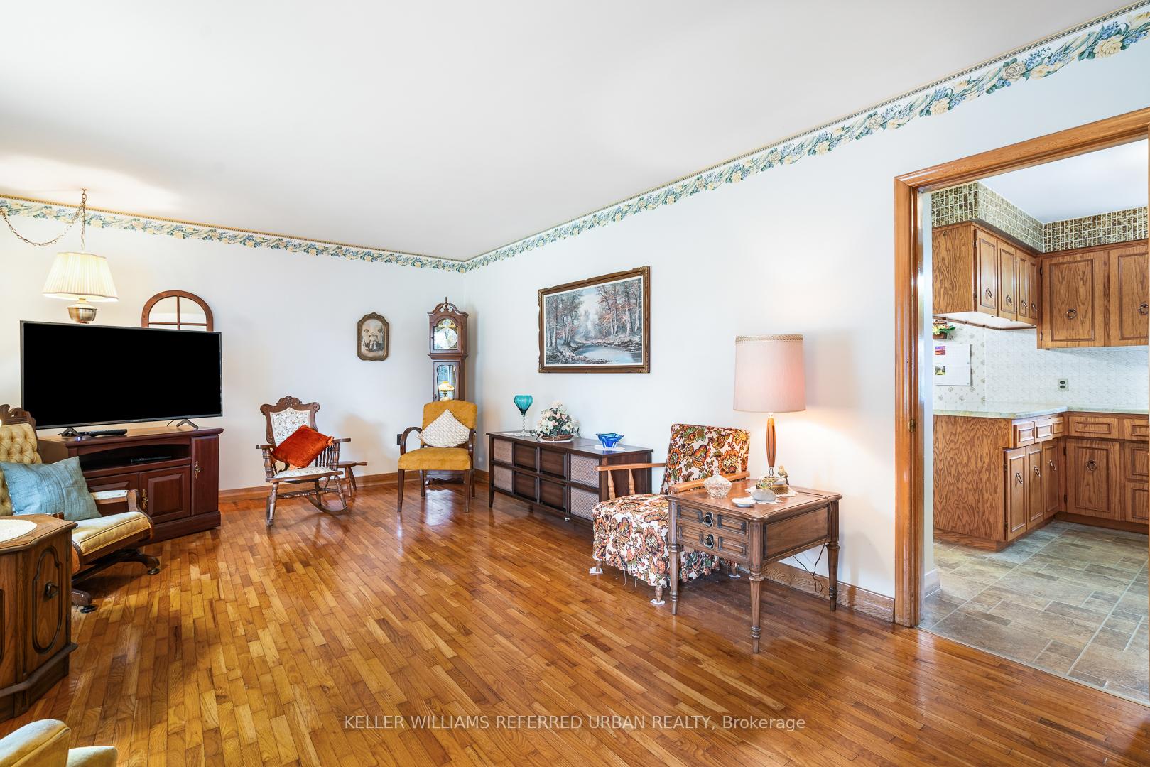 Photo 6 of 18 King Street S, Minto — HOMEH