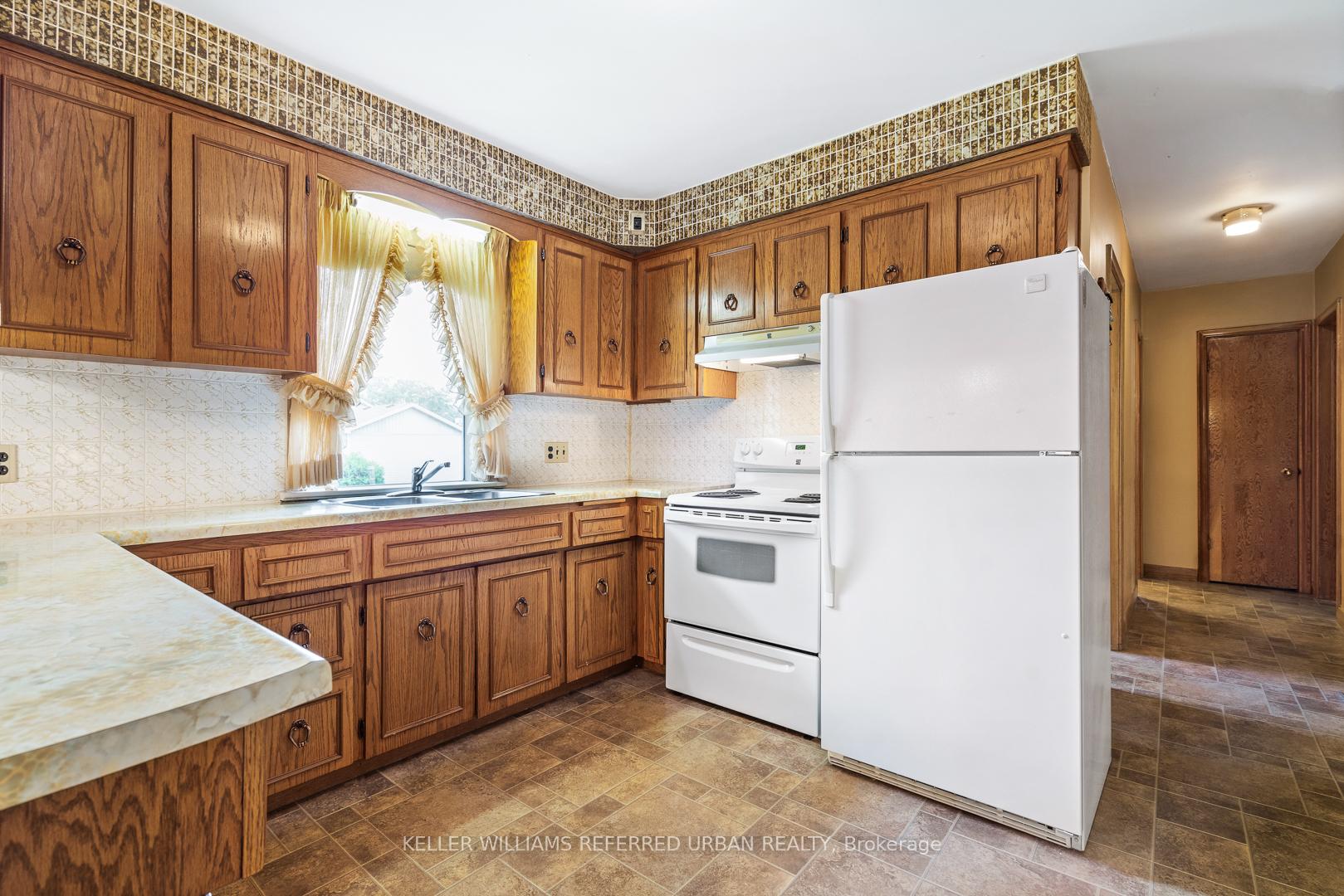 Photo 33 of 18 King Street S, Minto — HOMEH
