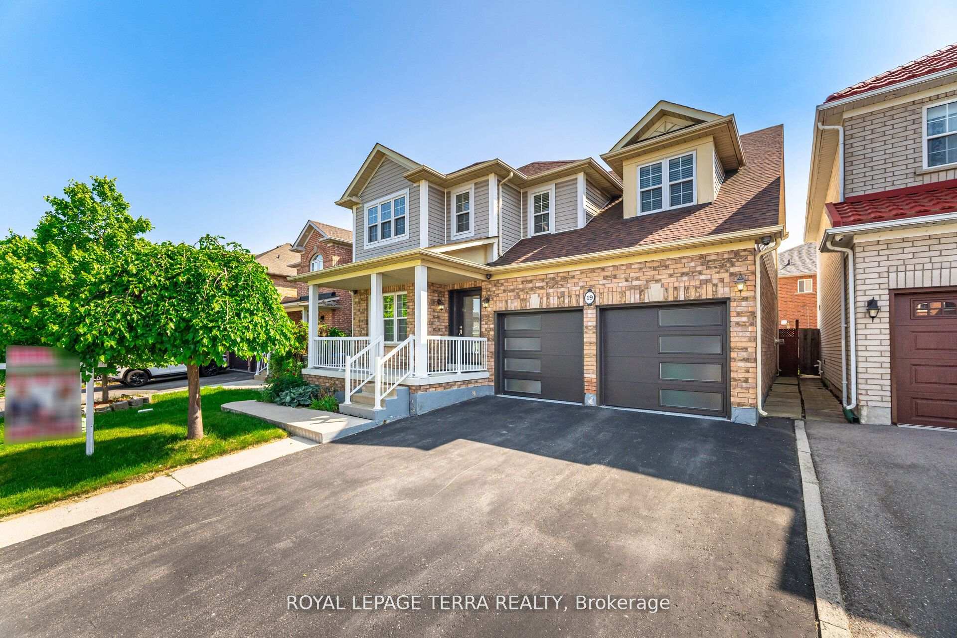 Photo 5 of 19 Valleypark Crescent, Brampton, Fletcher's Meadow — HOMEH