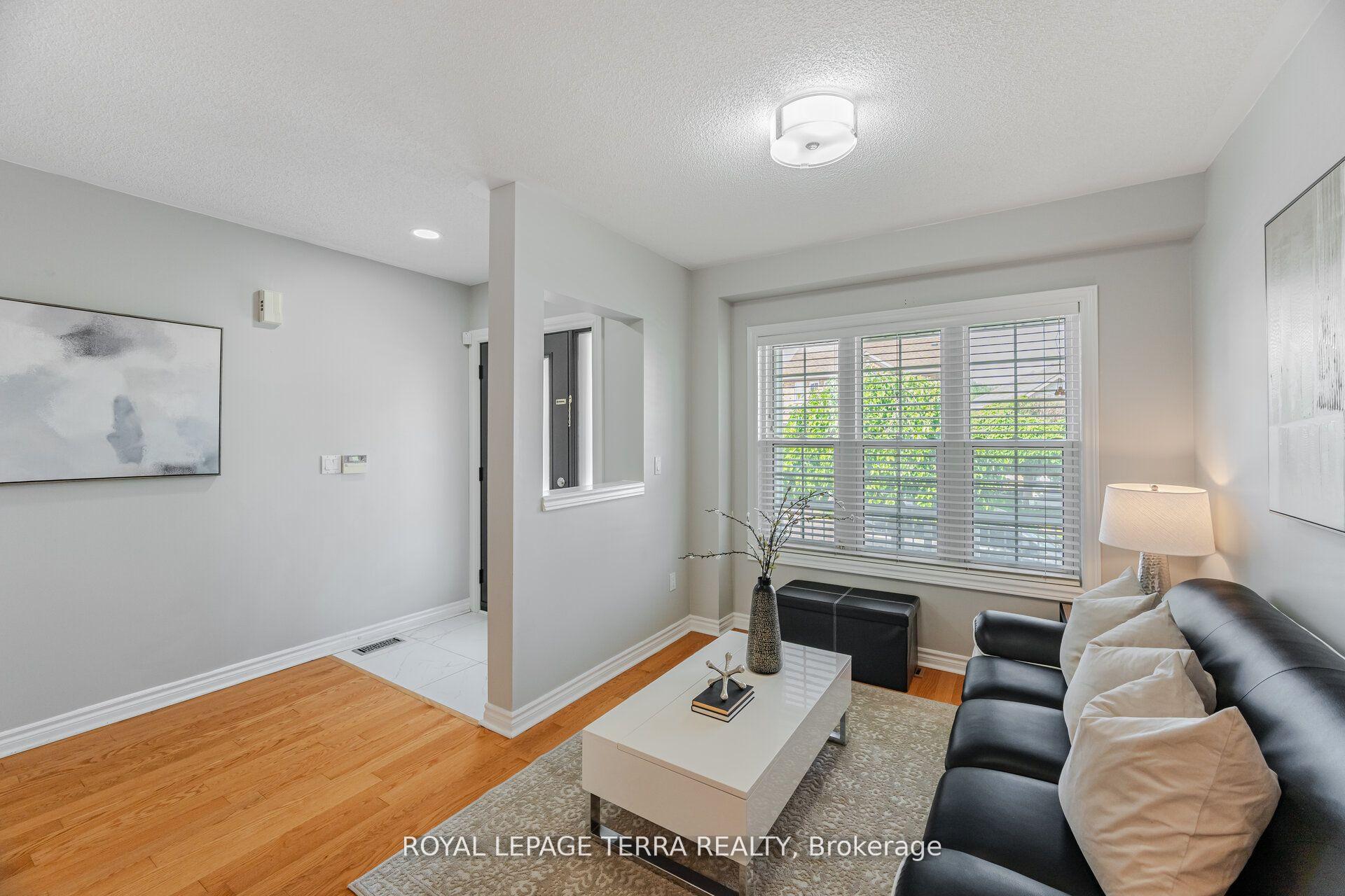 Photo 9 of 19 Valleypark Crescent, Brampton, Fletcher's Meadow — HOMEH