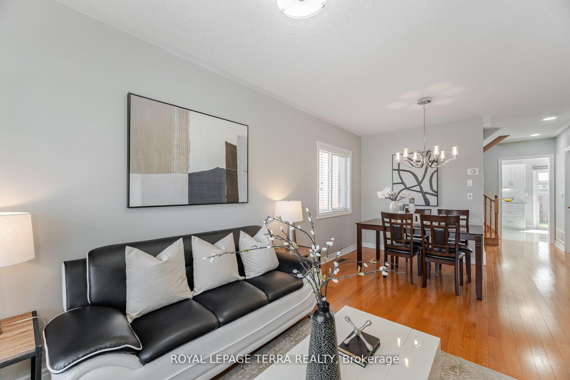 Photo 10 of 19 Valleypark Crescent, Brampton, Fletcher's Meadow — HOMEH