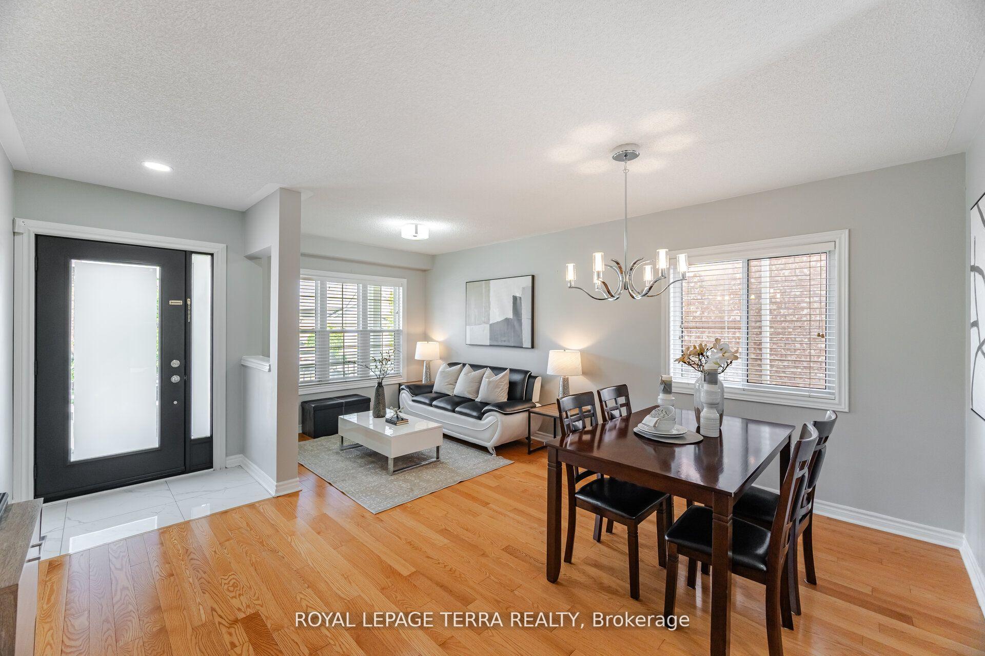 Photo 8 of 19 Valleypark Crescent, Brampton, Fletcher's Meadow — HOMEH