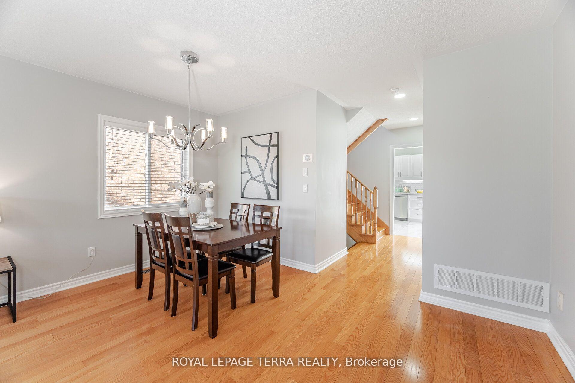Photo 13 of 19 Valleypark Crescent, Brampton, Fletcher's Meadow — HOMEH