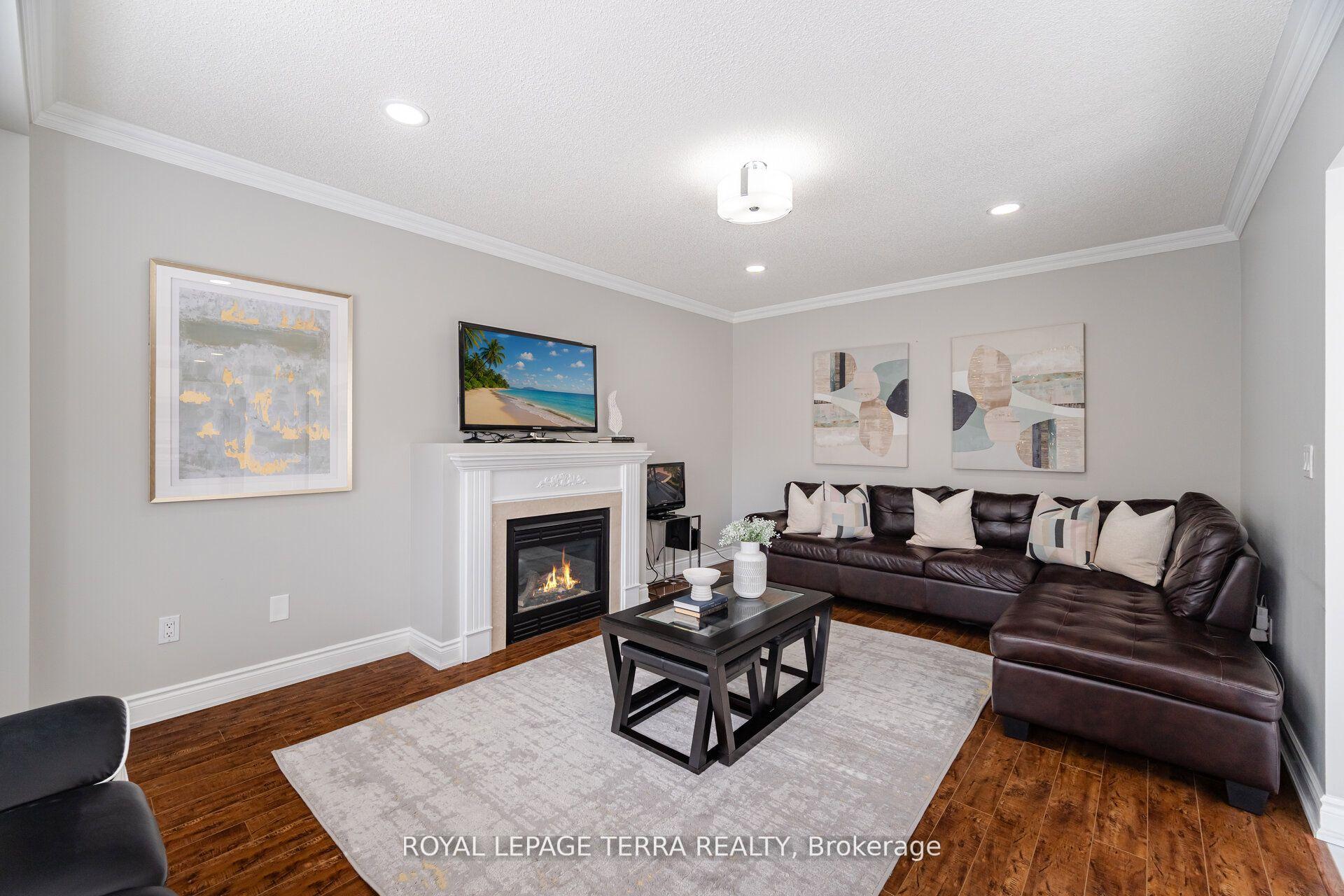 Photo 23 of 19 Valleypark Crescent, Brampton, Fletcher's Meadow — HOMEH