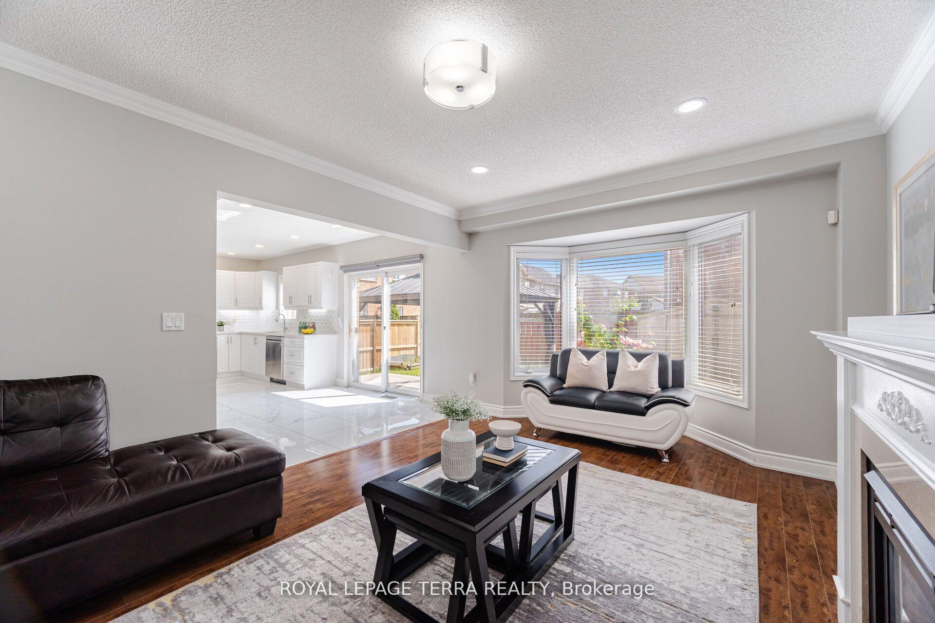 Photo 27 of 19 Valleypark Crescent, Brampton, Fletcher's Meadow — HOMEH