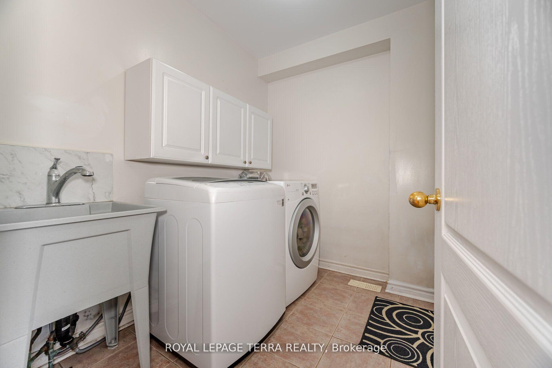 Photo 24 of 19 Valleypark Crescent, Brampton, Fletcher's Meadow — HOMEH