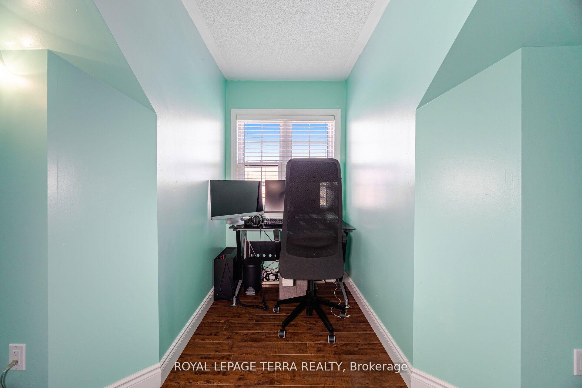 Photo 36 of 19 Valleypark Crescent, Brampton, Fletcher's Meadow — HOMEH
