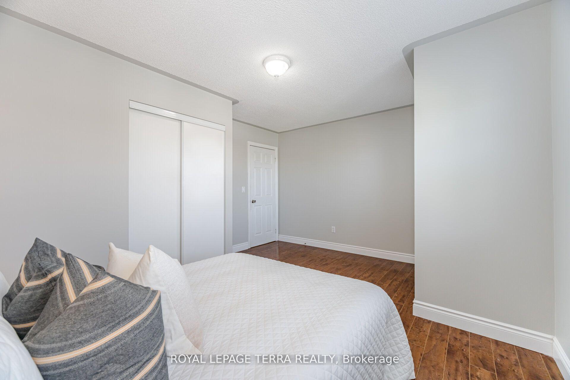 Photo 34 of 19 Valleypark Crescent, Brampton, Fletcher's Meadow — HOMEH