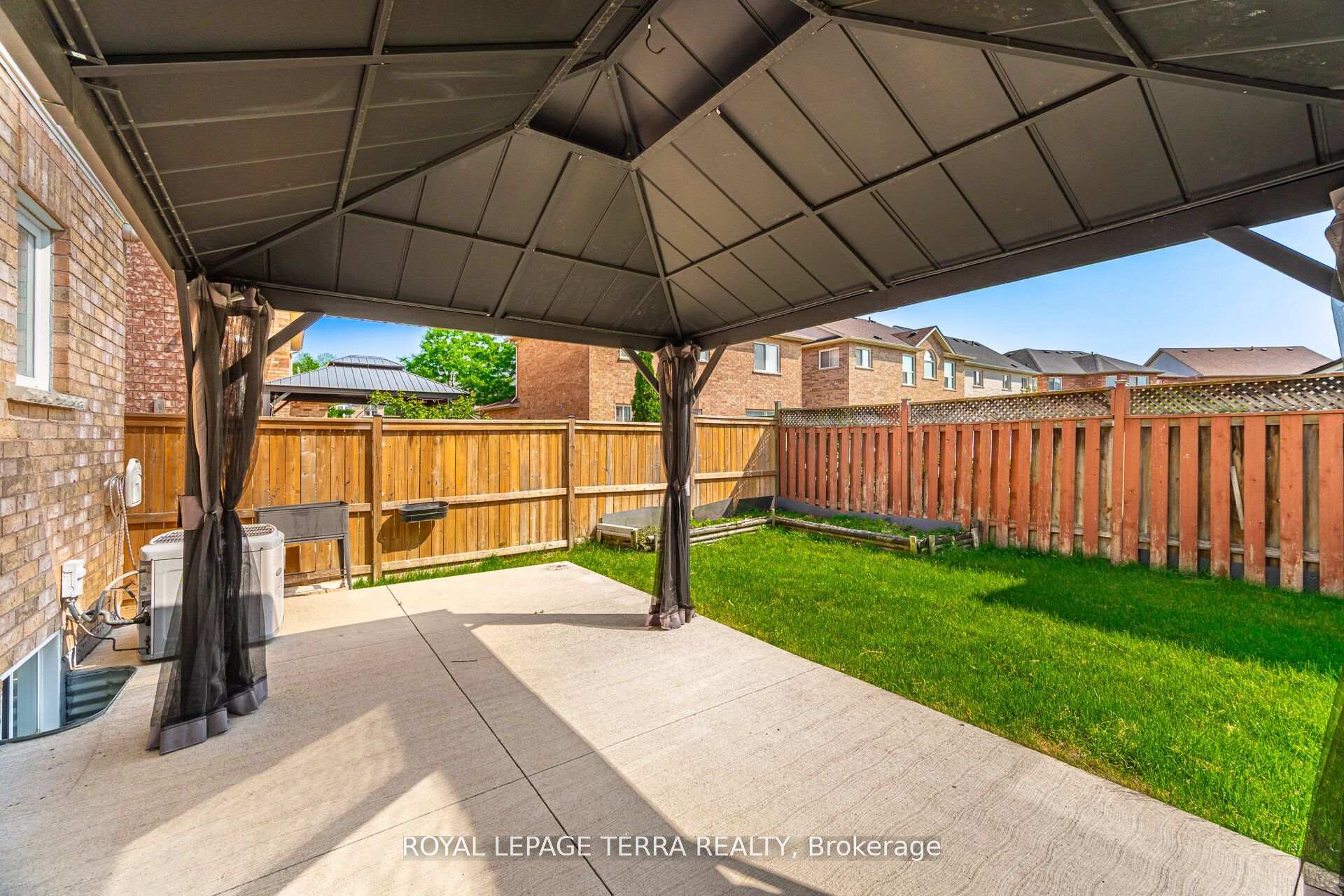 Photo 46 of 19 Valleypark Crescent, Brampton, Fletcher's Meadow — HOMEH